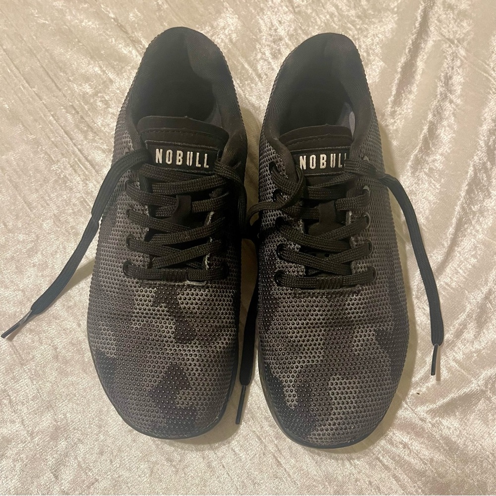 No Bull trainers womens 7.5